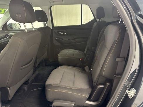 Used 2021 Chevrolet Traverse LT image 6