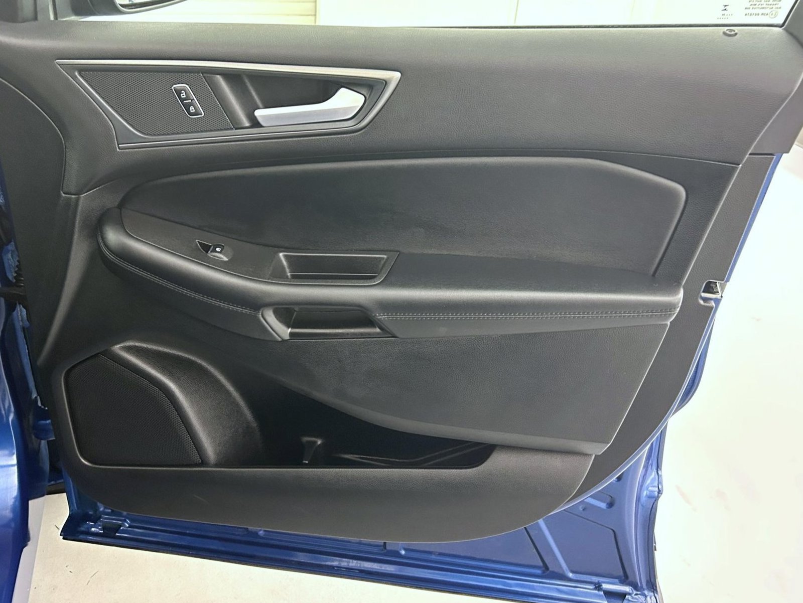 Used 2024 Ford Edge SE w/ Black Appearance Package AWD/4WD image 16