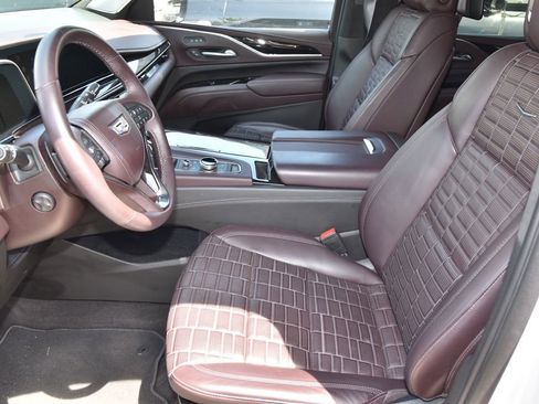 Used 2023 Cadillac Escalade ESV Sport Platinum w/ LPO, ONYX Package AWD/4WD image 10