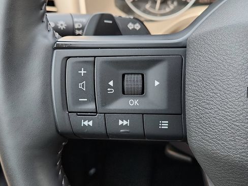 Used 2026 Nissan Rogue SV FWD image 19