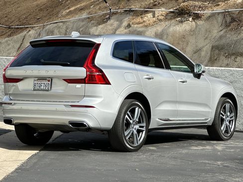 Used 2021 Volvo XC60 T8 Inscription Expression w/ Advanced Package AWD/4WD image 4