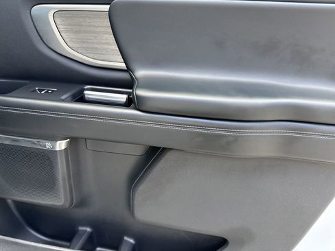 Used 2025 Ford Expedition Max Platinum AWD/4WD image 16