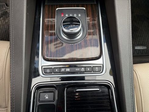 Used 2019 Jaguar F-PACE Prestige image 24