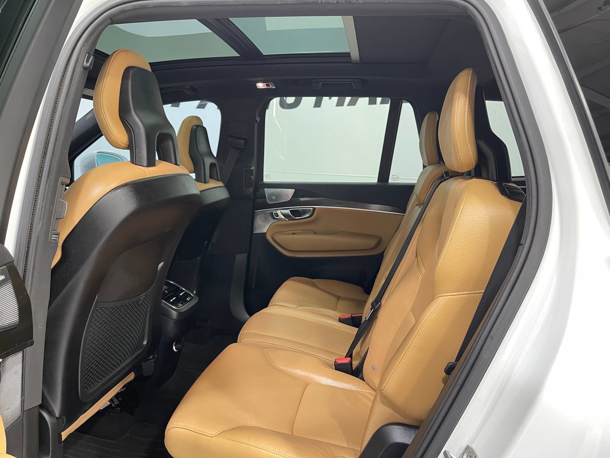 Used 2018 Volvo XC90 T6 Momentum w/ Convenience Package AWD/4WD image 30
