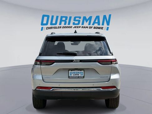 Used 2025 Jeep Grand Cherokee Limited AWD/4WD image 3