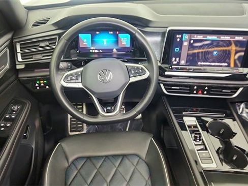 Used 2024 Volkswagen Atlas Cross Sport SEL Premium R-Line image 37