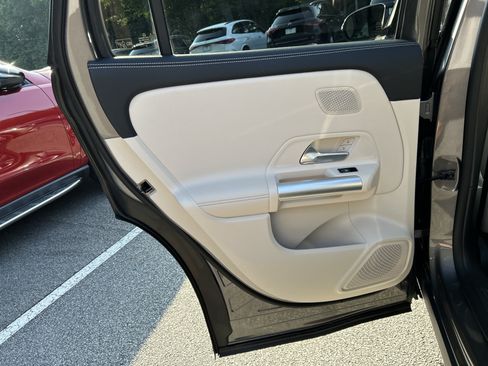Certified 2025 Mercedes-Benz GLA 250 image 38