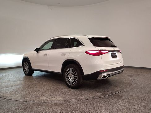 Used 2026 Mercedes-Benz GLC 300 image 3