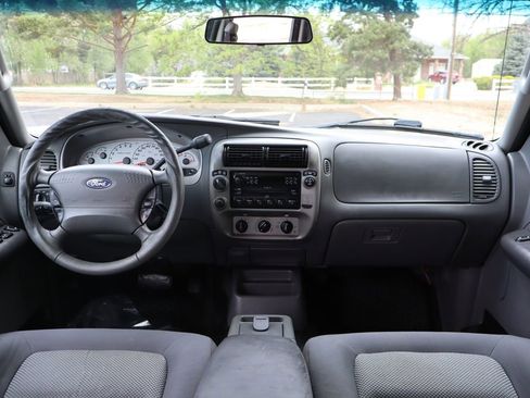 Used 2004 Ford Explorer Sport Trac XLS image 17