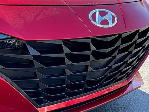 Used 2023 Hyundai Elantra SEL image 32