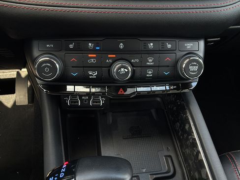 Used 2023 Dodge Durango R/T AWD/4WD image 21