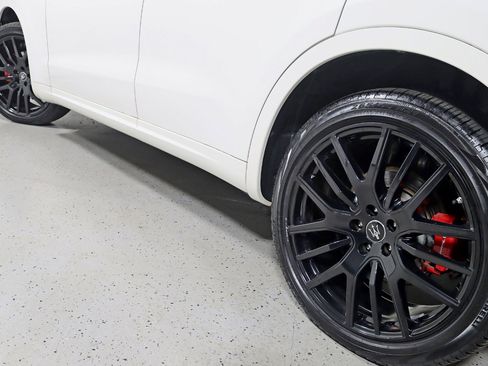 Used 2022 Maserati Levante GT image 13