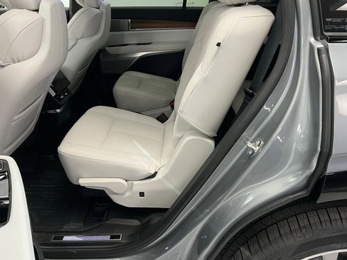 New 2026 Cadillac Vistiq Sport image 22