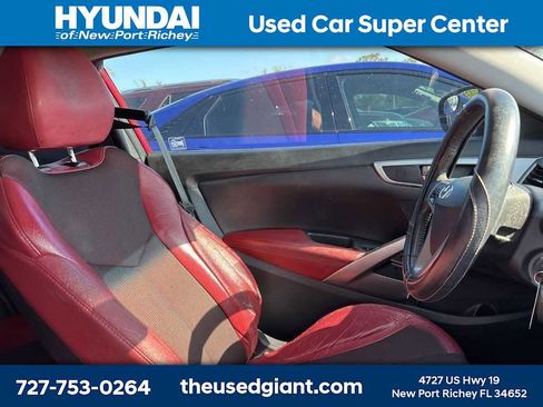 Used 2012 Hyundai Veloster w/ Style Pkg FWD image 8