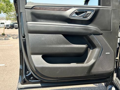 Used 2023 Chevrolet Tahoe Z71 w/ Z71 Off-Road Package AWD/4WD image 34