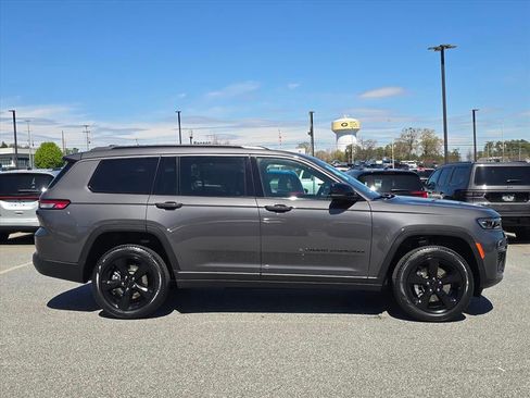 New 2026 Jeep Grand Cherokee L Limited image 2