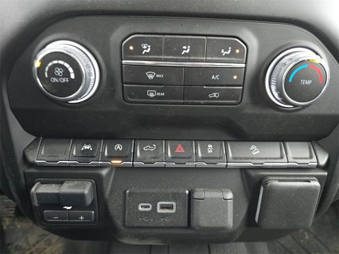 Used 2025 Chevrolet Silverado 1500 Custom Trail Boss image 25