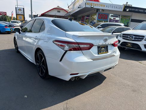 Used 2018 Toyota Camry XSE FWD image 5