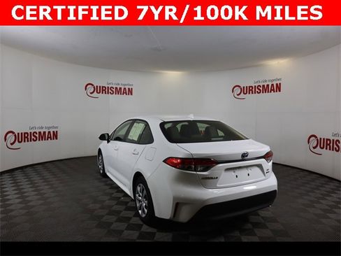 Used 2025 Toyota Corolla LE image 4