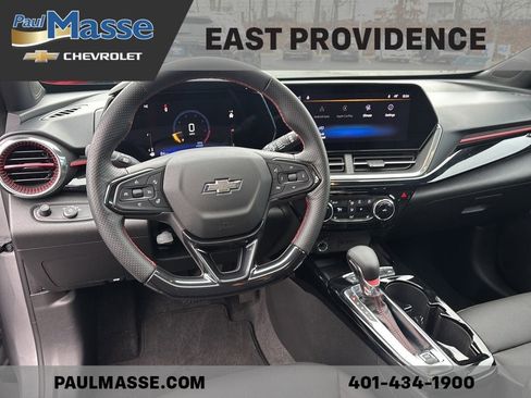 Used 2024 Chevrolet Trax RS w/ Sunroof Package image 12