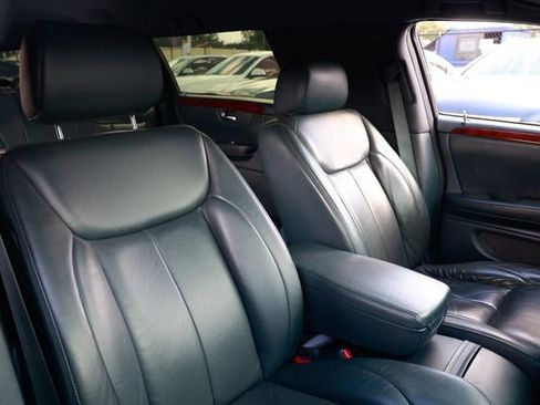 Used 2006 Cadillac DTS Limousine image 16