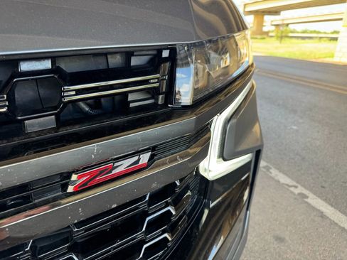 Used 2021 Chevrolet Tahoe Z71 w/ Z71 Off-Road Package image 9