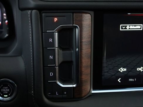 Used 2023 GMC Yukon XL Denali Ultimate image 36