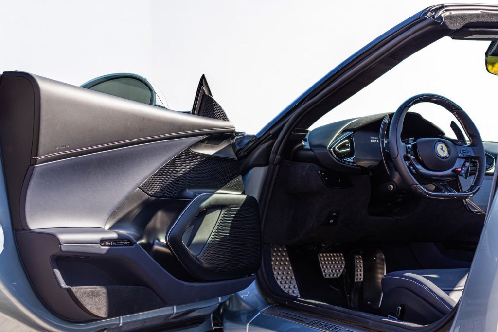 Certified 2026 Ferrari 12Cilindri Spider RWD image 33