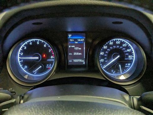 Used 2021 Toyota Camry SE image 11