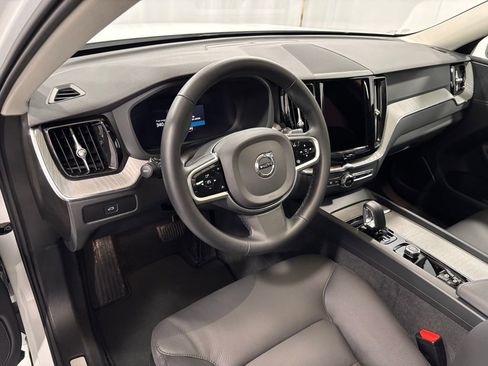 Certified 2025 Volvo XC60 B5 Plus image 10