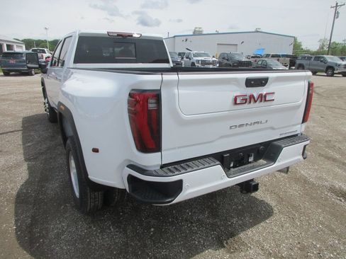 New 2026 GMC Sierra 3500 Denali w/ Denali Reserve Package AWD/4WD image 9