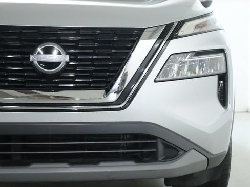 Certified 2022 Nissan Rogue SV FWD image 8
