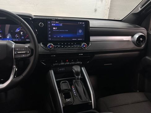Used 2024 Chevrolet Colorado LT w/ LT Convenience Package II image 18