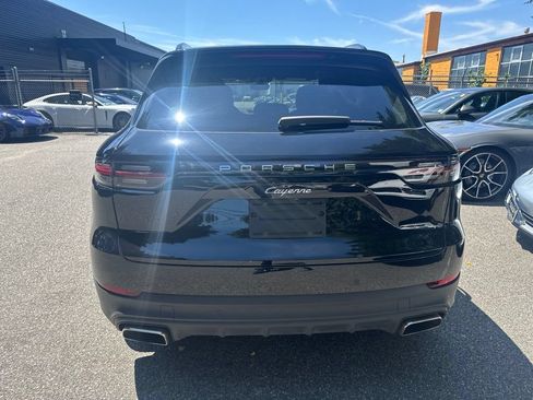 Certified 2023 Porsche Cayenne AWD/4WD image 11
