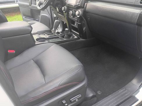 Used 2015 Toyota 4Runner Trail Premium AWD/4WD image 20