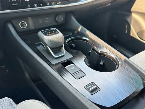 Certified 2023 Nissan Rogue SV FWD image 31