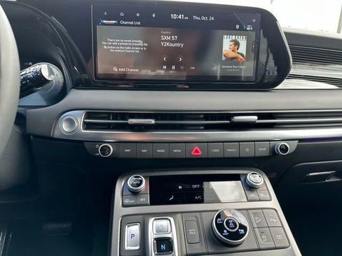 Used 2025 Hyundai Palisade Calligraphy image 16