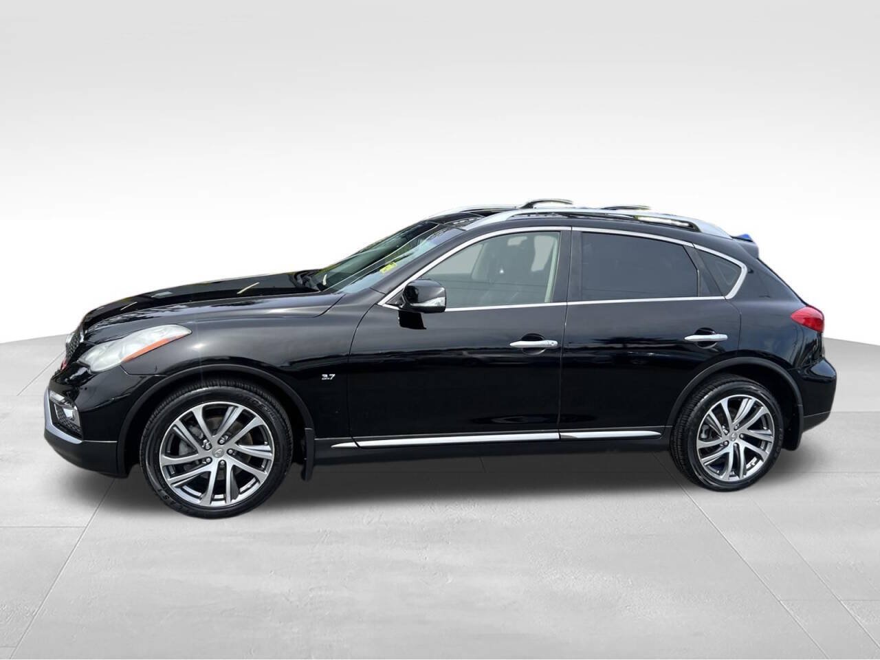 Used 2016 INFINITI QX50 AWD w/ Technology Package image 2