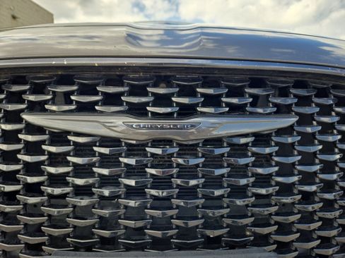 Used 2021 Chrysler 300 Touring w/ Sport Appearance Package image 11