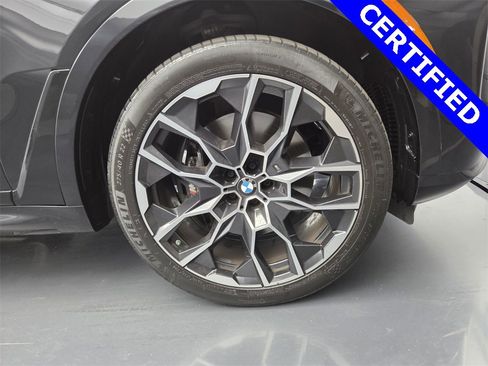 Used 2023 BMW X7 xDrive40i w/ M Sport Package image 9