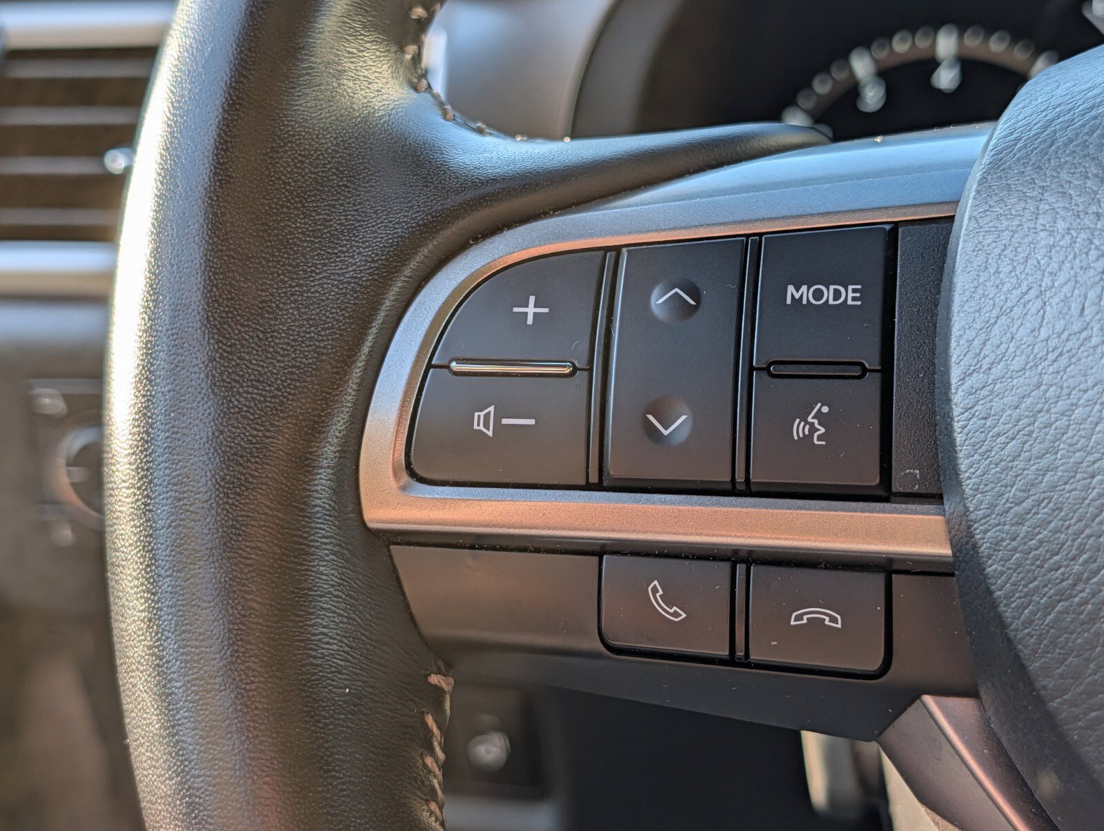 Used 2022 Lexus GX 460 Luxury w/ Sport Design Package AWD/4WD image 34