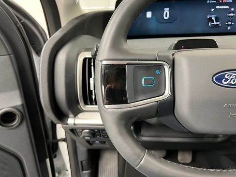Used 2025 Ford Expedition Active AWD/4WD image 23