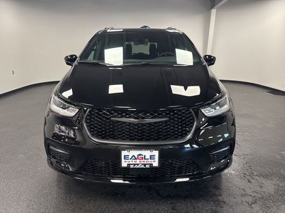 New 2026 Chrysler Pacifica Select w/ S Appearance Package