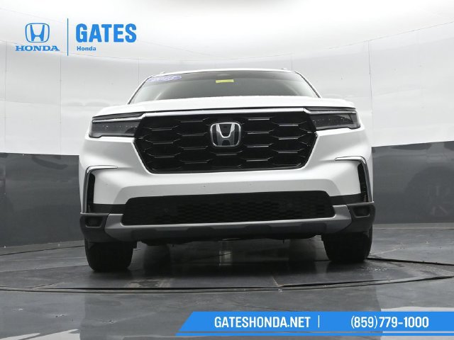 Certified 2025 Honda Pilot Touring image 35