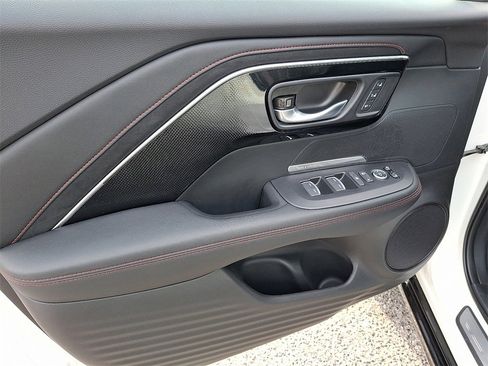 Used 2025 Acura ADX A-Spec image 12