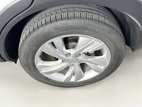 Used 2025 Buick Encore GX Preferred AWD/4WD image 11