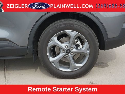 Used 2025 Ford Escape ST-Line w/ Tech Pack #1 AWD/4WD image 9