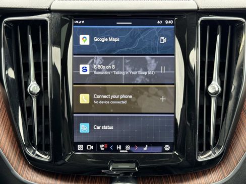 Used 2023 Volvo XC60 B5 Ultimate w/ Climate Package image 4