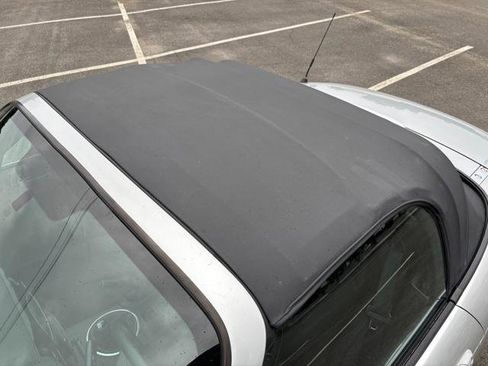 Used 2006 MAZDA MX-5 Miata Sport w/ Suspension Pkg image 9