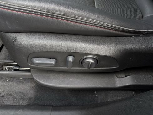 Used 2022 Chevrolet Traverse RS image 11